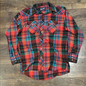 Wrangler Red and Blue Plaid Casual Button Down Shirt